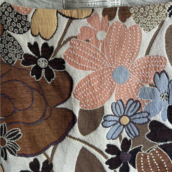 Quilted Style Zara Crop Top - Picture 2 of 4